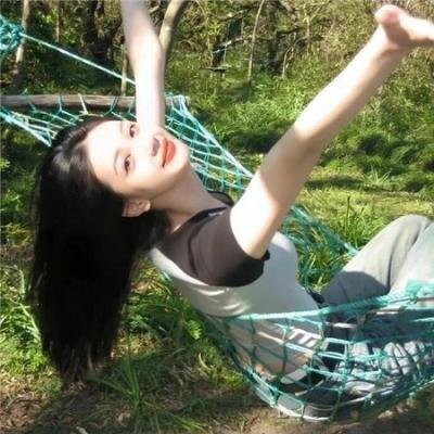 为了受伤的右眼